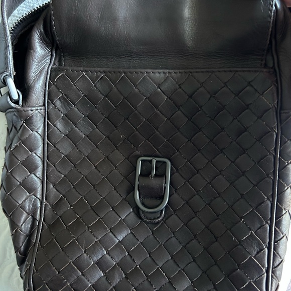 Bottega Veneta Brown Woven Messenger Bag - Picture 2 of 6